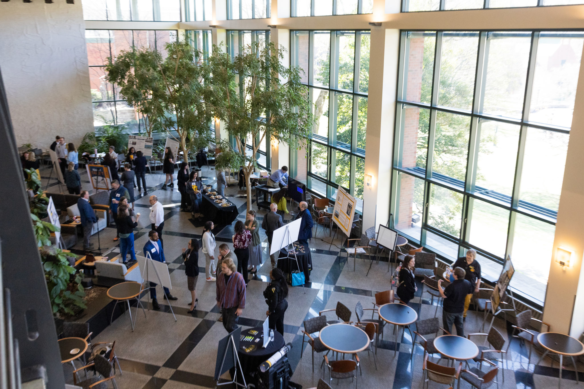 Campus Dining serving food